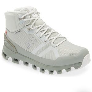 On Running Women's Athletic Shoes - White and Gray